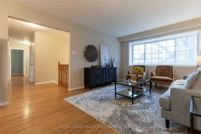 2505 Yarmouth Crescent, Oakville, ON L6L 2M9