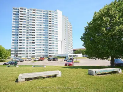 530 Lolita Gardens 401, Mississauga, ON L5A 3T2