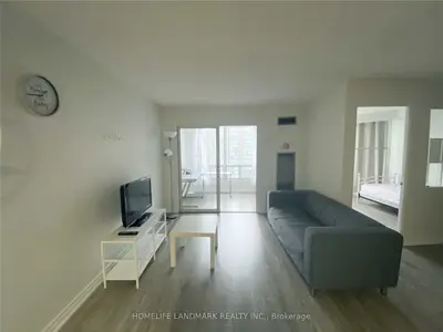 155 Hillcrest Avenue 1815, Mississauga, ON L5B 3Z2