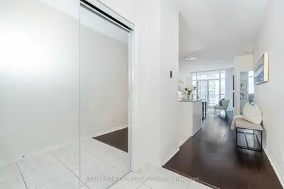 223 Webb Drive 1711, Mississauga, ON L5B 0E8