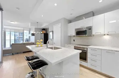 90 PARK LAWN Road 2702, Toronto W06, ON M8Y 0B6