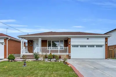 7237 Wainbrook Road, Mississauga, ON L4T 2Y8