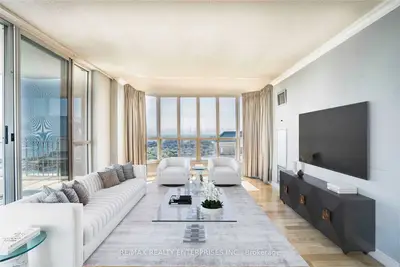 2285 Lake Shore Boulevard W 2213, Toronto W06, ON M8V 3X9