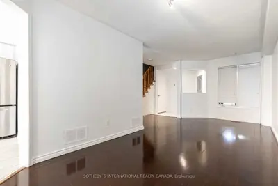 6957 Glory Court, Mississauga, ON L5N 7E2