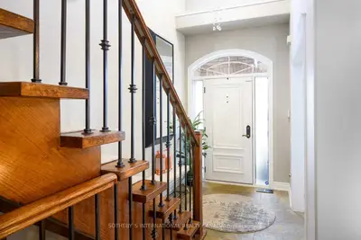 101 SPRING AZURE Crescent, Oakville, ON L6L 6V8