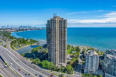 2045 Lake Shore Boulevard W 404, Toronto W06, ON M8V 2Z6