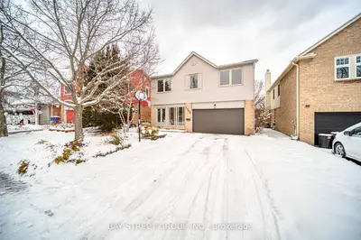 1060 Bridlewood Trail, Oakville, ON L6M 2K9