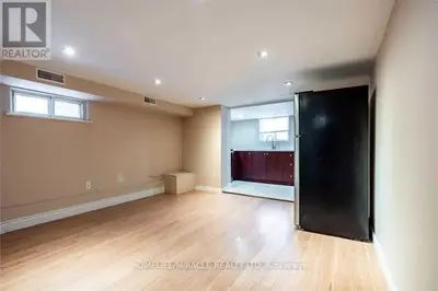 396 Narin Avenue Bsmt, Toronto W03, ON M6E 4J3