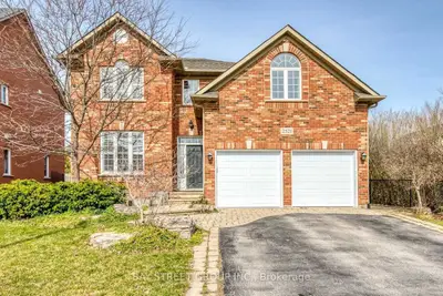 2521 Harman Gate, Oakville, ON L6H 6L6