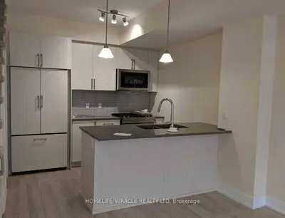 3 Elsie Lane #34, Toronto W02, ON M6P 0B8