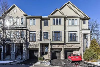 3038 Haines Road 77, Mississauga, ON L4Y 0C8