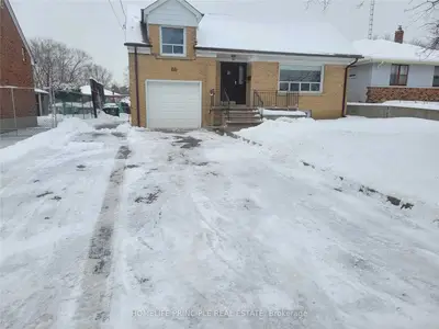 80 Gracefield Avenue Rear, Toronto W04, ON M6L 1L1