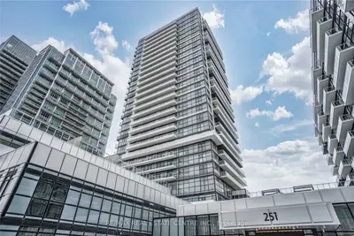251 Manitoba Street 909, Toronto W06, On M8y 4g9