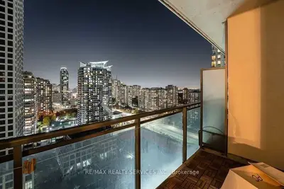 3515 Kariya Drive 2210, Mississauga, On L5b 0c1