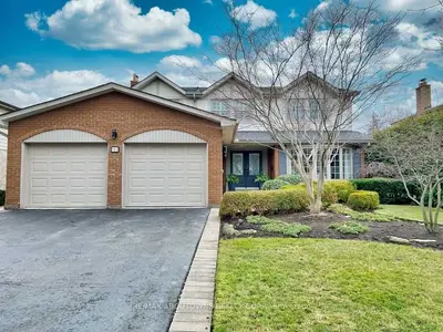 994 Valdese Drive, Mississauga, ON L5C 2X2