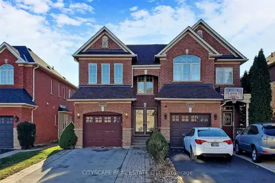 2442 Felhaber Crescent, Oakville, ON L6H 7N8