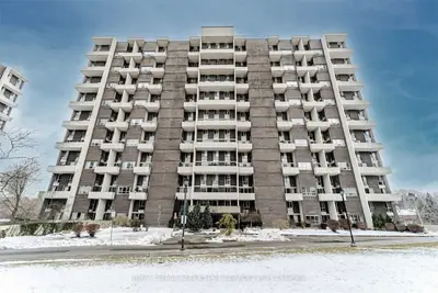 35 Ormskirk Avenue 812, Toronto W01, ON M6S 1A8