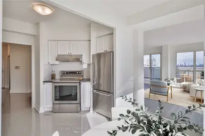 2267 Lake Shore Boulevard W 1301, Toronto W06, On M8v 3x2