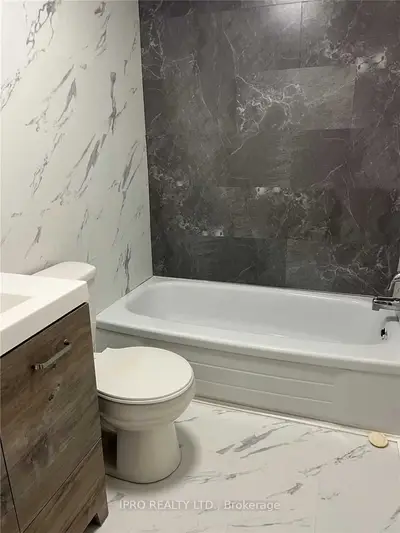 254 Hillside Drive, Mississauga, ON L5M 1G5