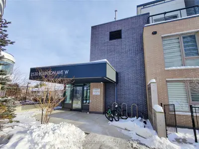 2530 Eglinton Avenue W 118, Mississauga, On L5m 0y3