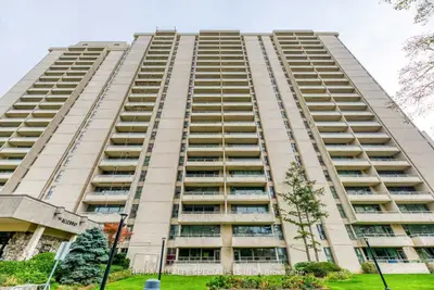 360 Ridelle Avenue 902, Toronto W04, ON M6B 1K1