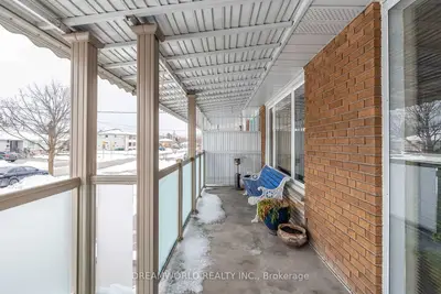 56 Buckland Road, Toronto W05, ON M3L 1W1