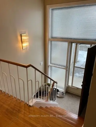 3 Majestic Court, Toronto W04, ON M6B 3K2