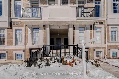 73 Armdale Road 38, Mississauga, ON L4Z 0C7