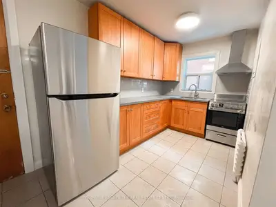 108 Grandville Avenue 5, Toronto W03, On M6n 4v2