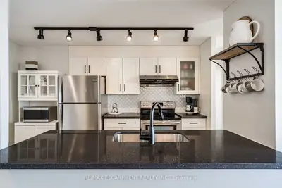 25 Trailwood Drive 1407, Mississauga, ON L4Z 3K9