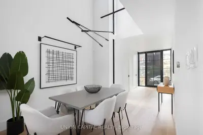 118 Sorauren Avenue, Toronto W01, ON M6R 2E4