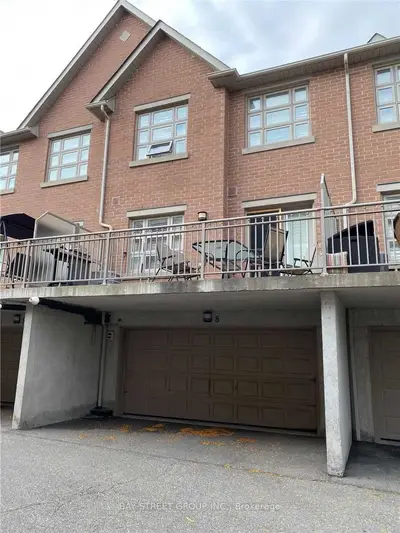 2460 Prince Michael Drive Th8, Oakville, On L6h 0g8