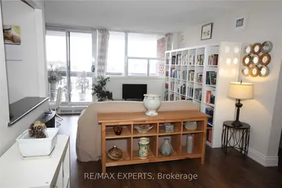 3501 Glen Erin Drive 707, Mississauga, ON L5L 2E9