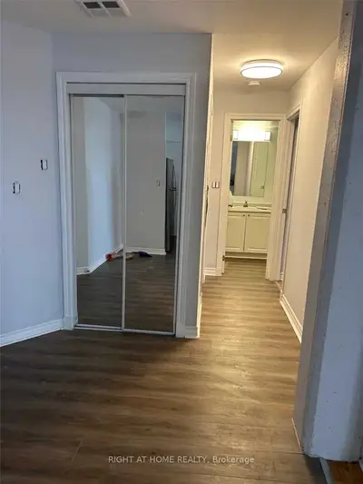 1401 Dupont Street 617, Toronto W02, ON M6H 2B1