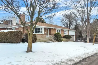 26 Goswell Road, Toronto W08, ON M9B 1W7