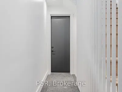 2267 Dundas Street W 1, Toronto W01, ON M6R 1X6