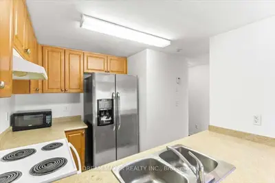 3043 Finch Avenue W 2028, Toronto W05, ON M9M 0A4