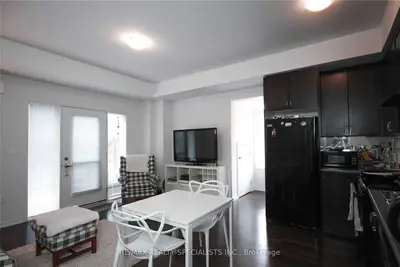 3100 Boxford Crescent 11, Mississauga, ON L5M 0P4