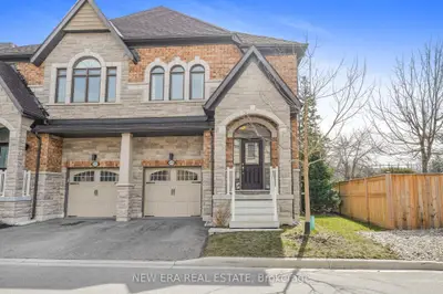 1170 CARNEGIE Drive, Mississauga, ON L5E 0A6