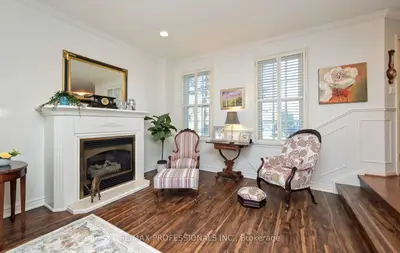 4279 Garnetwood Chase, Mississauga, ON L4W 2H1