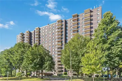 966 Inverhouse Drive 509, Mississauga, ON L5J 4B6
