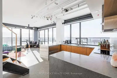 383 Sorauren Avenue Ph3, Toronto W01, ON M6R 2G5