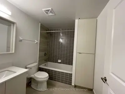 4655 Metcalfe Avenue 705, Mississauga, ON L5M 0Z7