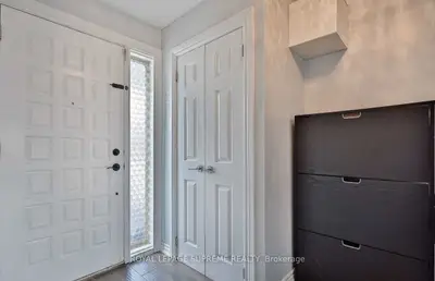 20 Grandville Avenue, Toronto W03, ON M6N 4T9