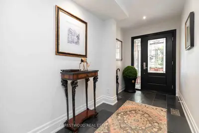 77 Kerr Street, Oakville, ON L6K 3A2