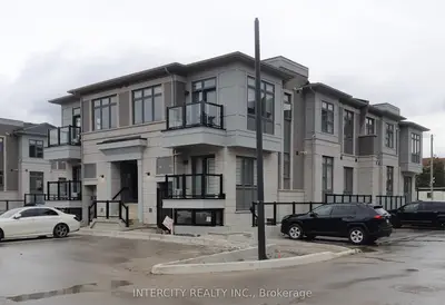 Condo Apartment in Brampton