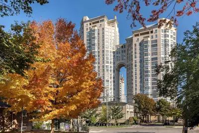 2285 Lake Shore Boulevard W 601, Toronto W06, ON M8V 3X9