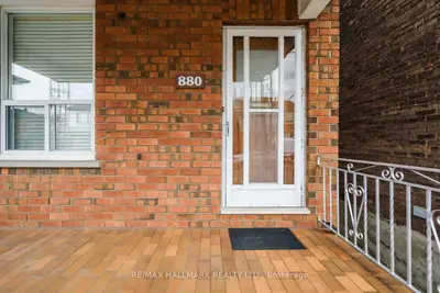 880 Ossington Avenue Upper, Toronto W02, ON M6G 3V1