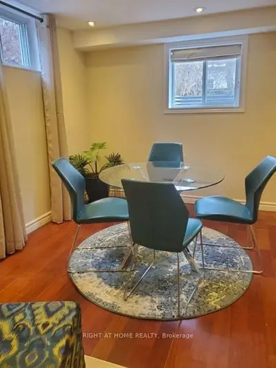 1547 Agnew Road, Mississauga, ON L5J 3H2
