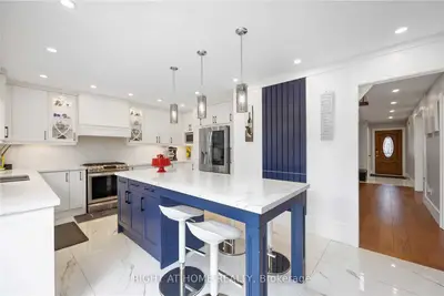 5874 Evenstarr Court, Mississauga, ON L5M 4V3